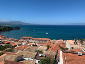 Chelidóni House: Two-Bedroom Home with Spectacular Seaview